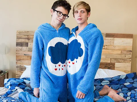 Error-free Onesie Fellows Get To a considerable extent Messy! - Cameron Hilander &amp; Kyle Rhodes